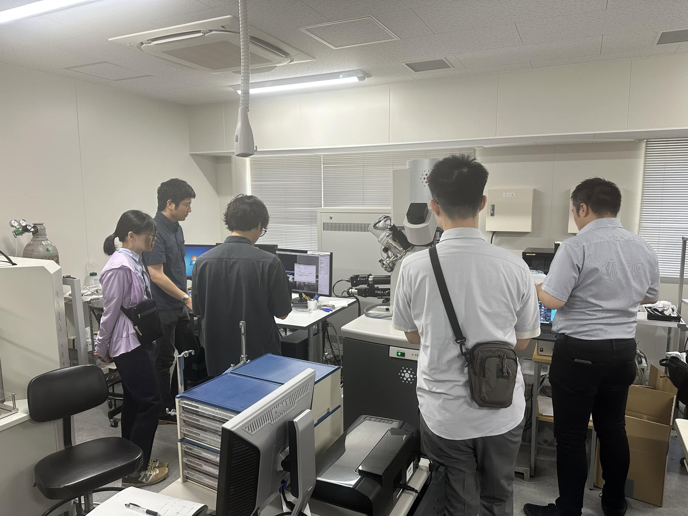 勀杰团队携手中山大学赴日进行 Mul-Build SEM tensile stage 演示缩略图